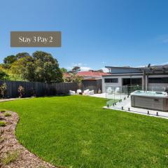 Kennington Beach Getaway with Spa