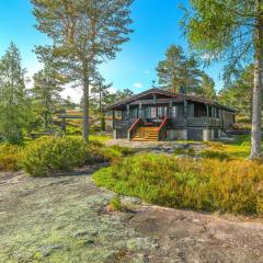 Traditional Cabin By Reinsvatn In Treungen