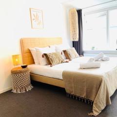 Multi-bedroom Stay, 9 Rooms Near Beach