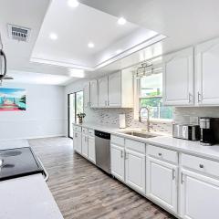 Luxury Waterfront Getaway 5BR 4BA