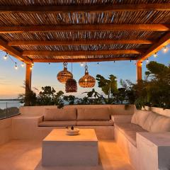 Exclusive apt with private rooftop & amazing views