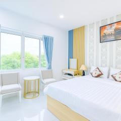 Hoàng Gia Hotel Royal