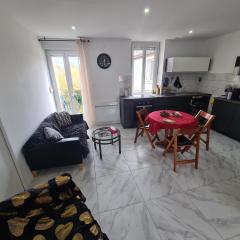 Rive gauche Rive droite 2 Appartements côte à côte neufs et bien équipés