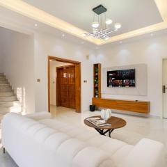 Luxury 5 BR Villa In Mankhool Bur Dubai by dPie