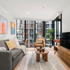 Lovely 2B Apartment at Marvel Stadium with Rooftop Pool and Parking