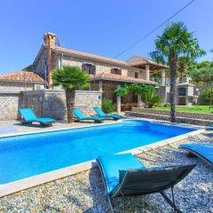 Rustic holiday house MAGDALEA with pool