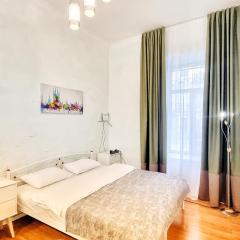 Kyiv Green Apartment