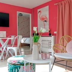 Delightful tropical retreat close to the sea