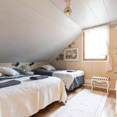 Ainola Arctic Hillside