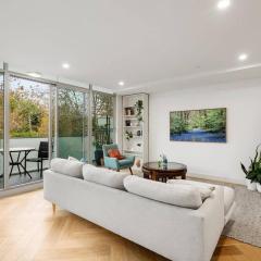 Iconic Elwood Executive 2BR Apt.