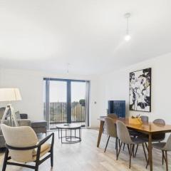 Modern 2-Bed 2-Bath Apartment in Central Ashford