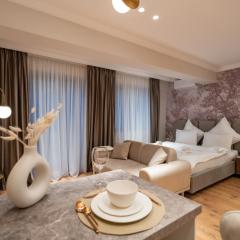 Elegant Ivory Studio by Blvd 16B7 - Quiet Garden View in Pipera