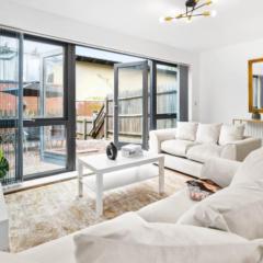 Central 3 Bedroom Townhouse - Garage - Parking 19L