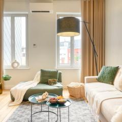 Spacious & Luminous Gem in Historic Ghent Building