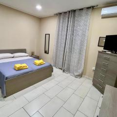 76 Avenue Suite Wi-Fi - Shuttle