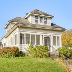 1 Mi to Downtown Dubuque! Spacious Home