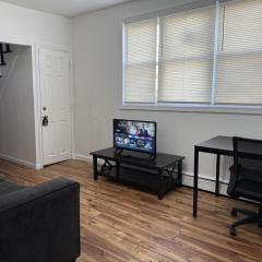 Private house with 4 bedrooms 2 bathrooms, NYC direct bus 1 block away