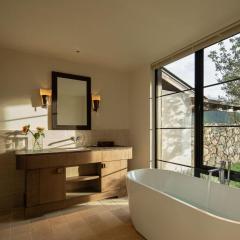 Lugu Lake Lanyue Hotel