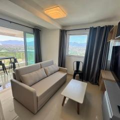 Incrível cobertura para família com 2 quartos e ar