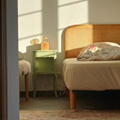 À côté du Pont Vieux - By the Old Bridge