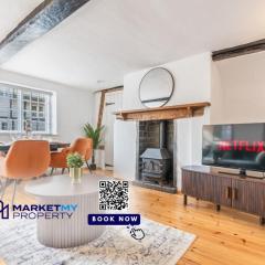Stylish 3-Bed Cottage Stay in Streatley
