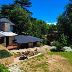 Pequeño chalet con frente al arroyo