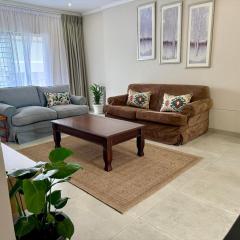 Modern 2 Bedroom Apartment near Carstenhof Hospital, Glen Austin