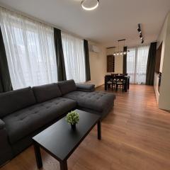 New Urban Stay Airport city center metro access