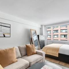 Blueground Midtown East fitness center nr UN NYC-1999