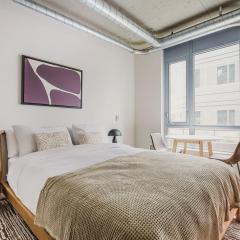 Blueground S Lake Union gym wd nr museum SEA-809