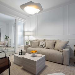 Refined 3BR Apartment - Balcony with Boulevard Views near Cismigiu