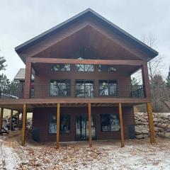 5 Bdrm 12 Guest LakeHouse with Private Boat Dock