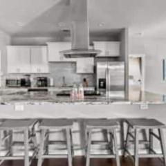 Large 3BD 2BR Lower Bishop Arts Near Downtown Dallas