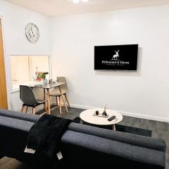 Cosy 1 bed flat, sleeps 4, free parking