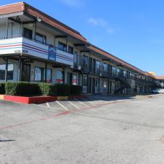 Super 7 Inn by Hotel O Dallas I 20