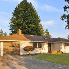 Shorewood Retreat -10 mins to Seattle-private yard