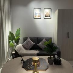 استديو هادئ بتصميم عصري