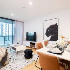 Bright and Cozy City View 3BR Apartment 11605