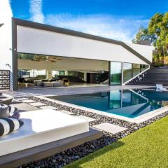 Beverly Hills Luxurious 4BR Villa with Pool and Views