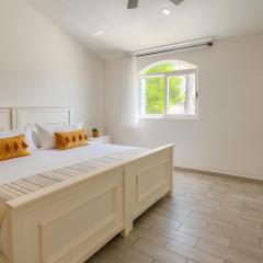 Boho Minimal 3-Min Beach Private Parking