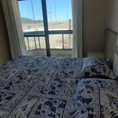 Ap Beira mar para 9 pessoas 6 km Beto Carrero e Aeroporto