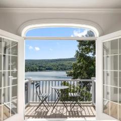 Lakeview Villa with Private Hot Tub, Firepit & Breathtaking Cliff Views