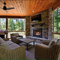 Private Luxury Cabin - Hot Tub - Fire Pit - Game Room