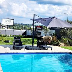 Deplatinum Luxury Apartment-A Home away with love