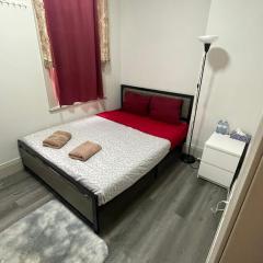 Homestay At Queen St-Downtown Toronto-Free Wifi N