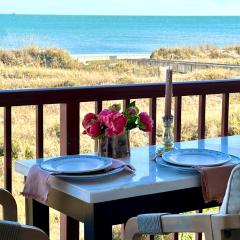 Direct Luxury Oceanfront - On The Beach! KING BED, 2 Pools & Bar!