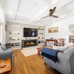 Dolphin Cove - Pet Friendly with Fireplace