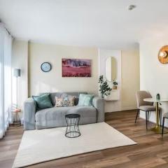 Brisbane CBD Sleep 4 Pool Sauna Roma St Station