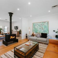 Tilia Estate - Wine Country Haven with Games Room