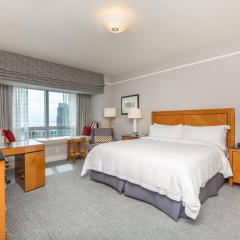 Luxury Four Seasons Condo Free Valet & Gym